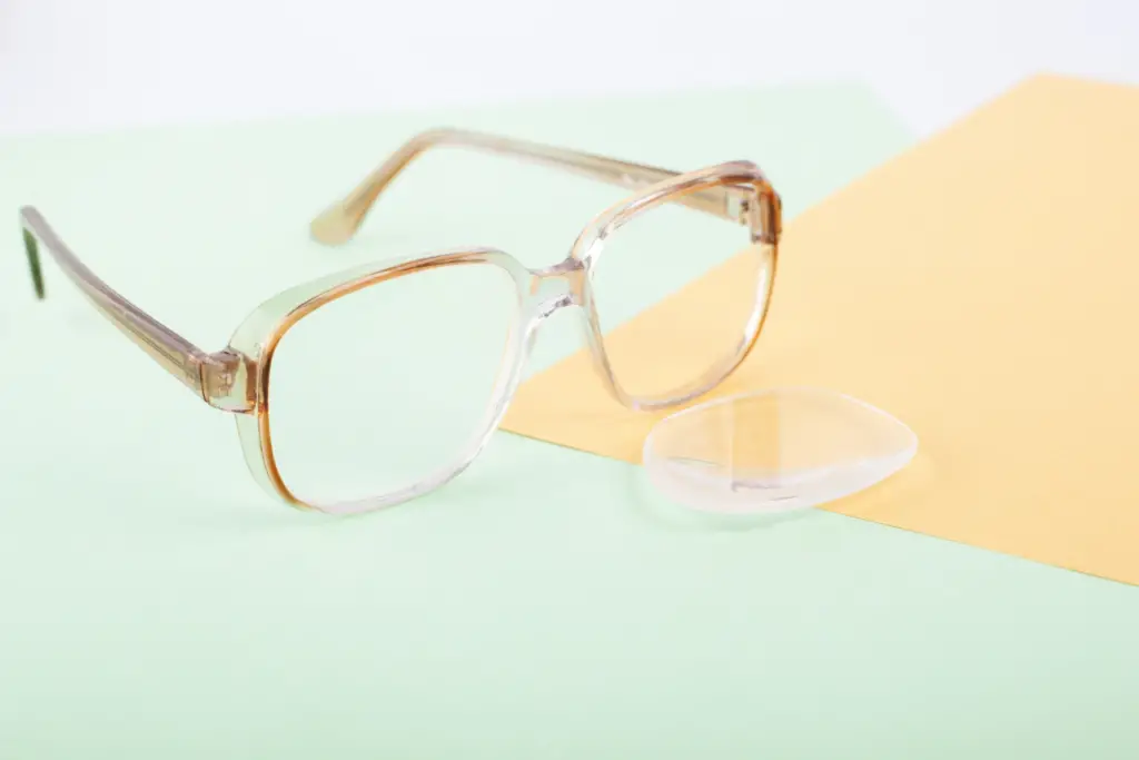 Reglazing glasses and eyewear